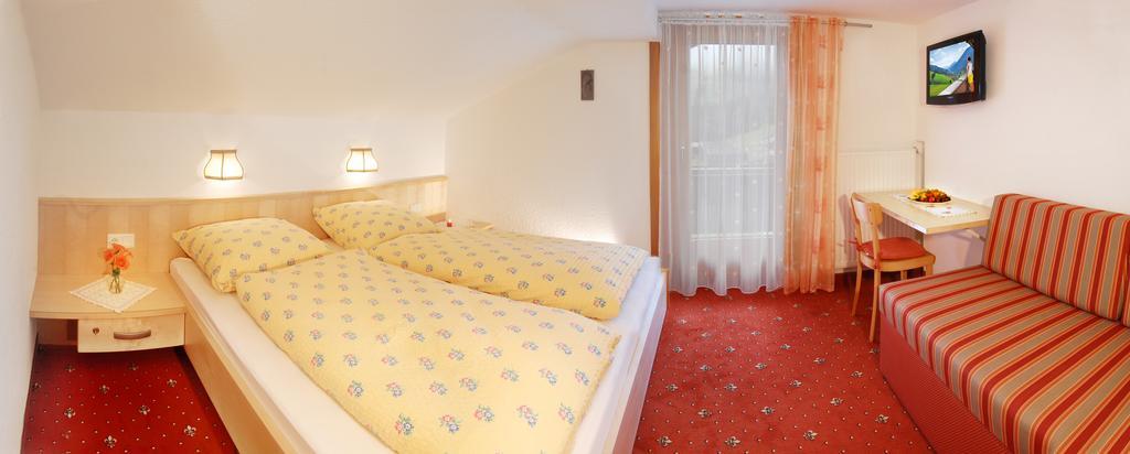 Gaestehaus Bergruh Tux Habitación foto