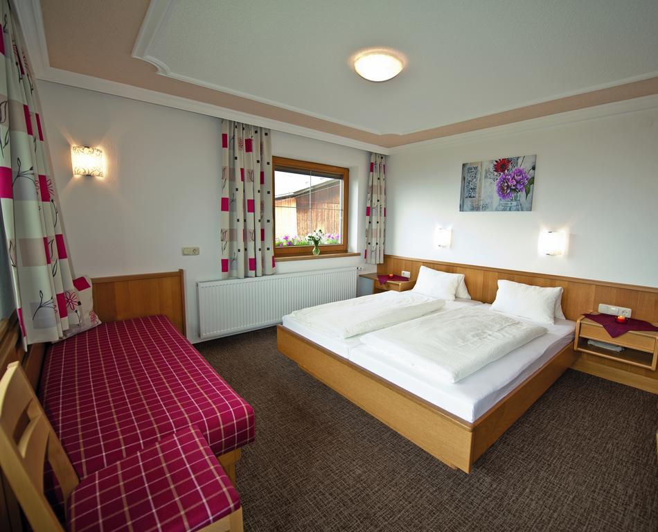 Gaestehaus Bergruh Tux Habitación foto
